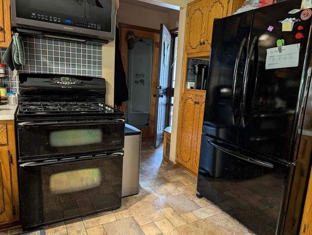 W323S7553 Park Ridge Drive, Mukwonago, WI 53149