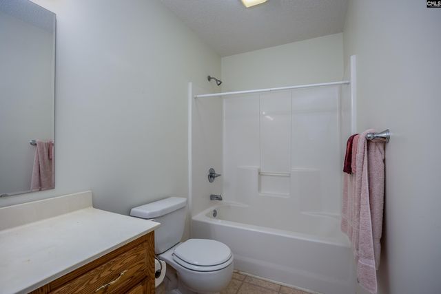 235 Sorin Circle, Elloree, SC 29047