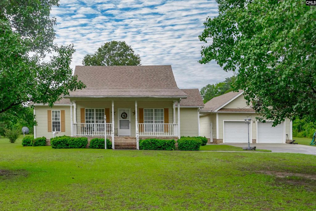 235 Sorin Circle, Elloree, SC 29047