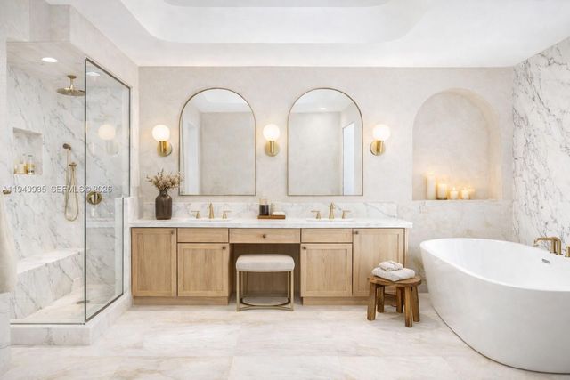 2000 Island Blvd 602, Aventura, FL 33160