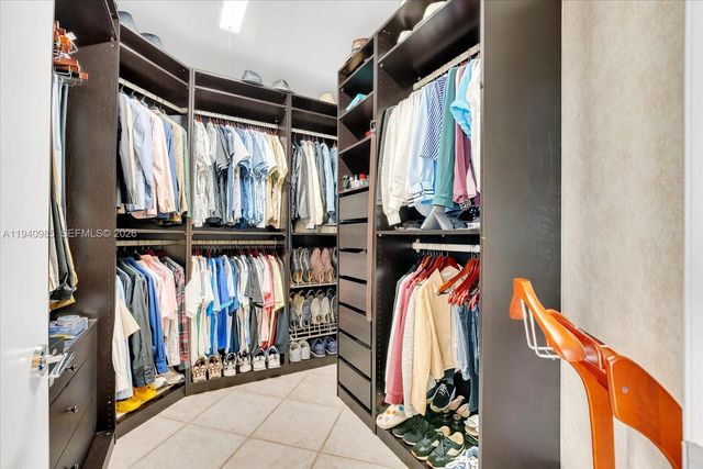 2000 Island Blvd 602, Aventura, FL 33160