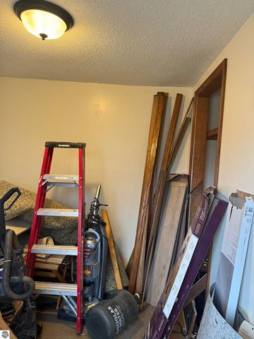 6329 N Lumberjack Road, Riverdale, MI 48877