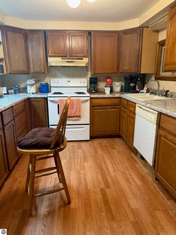 6329 N Lumberjack Road, Riverdale, MI 48877