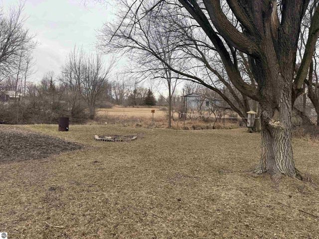 6329 N Lumberjack Road, Riverdale, MI 48877