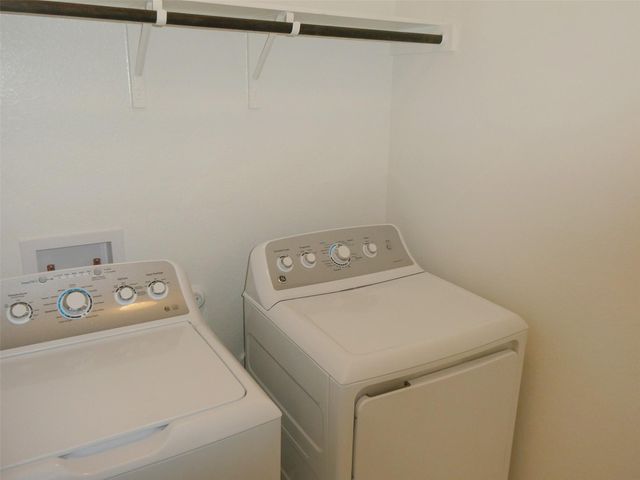 217 BRONCO BILLY DR, Jarrell, TX 76537