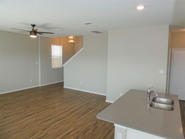 217 BRONCO BILLY DR, Jarrell, TX 76537