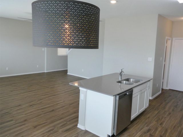 217 BRONCO BILLY DR, Jarrell, TX 76537