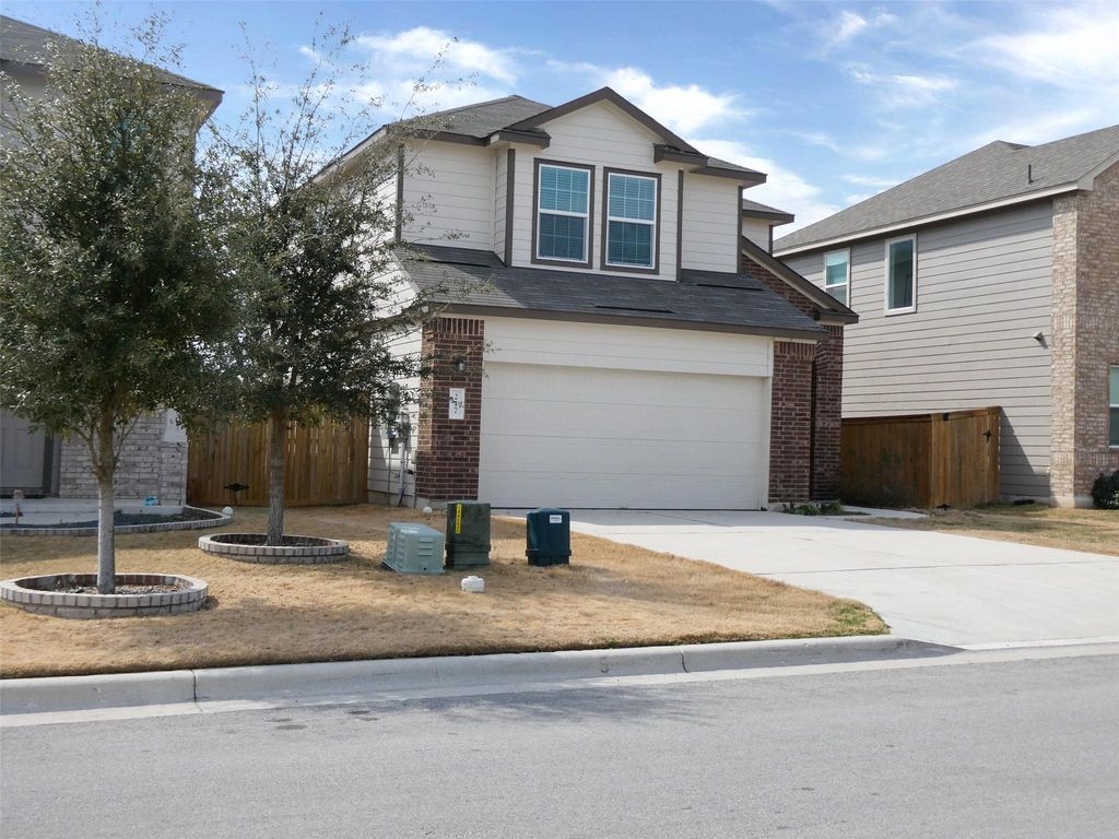 217 BRONCO BILLY DR, Jarrell, TX 76537