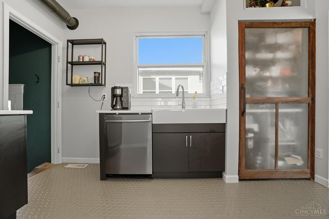 6006 Grand Vista Avenue, Cincinnati, OH 45213