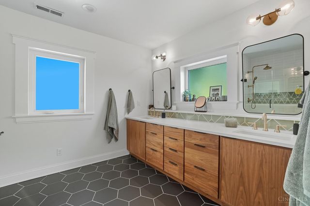 6006 Grand Vista Avenue, Cincinnati, OH 45213