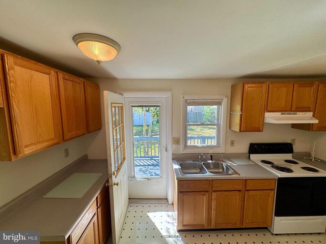124 10TH, Colonial Beach, VA 22443