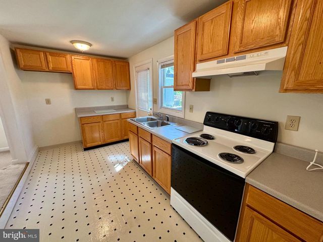 124 10TH, Colonial Beach, VA 22443