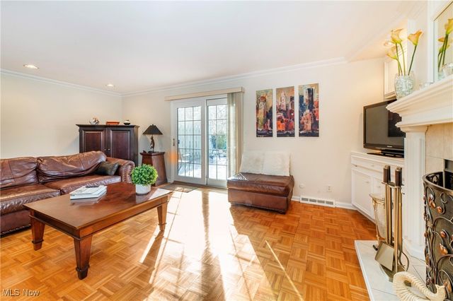 6810 W Fitzwater Road, Brecksville, OH 44141