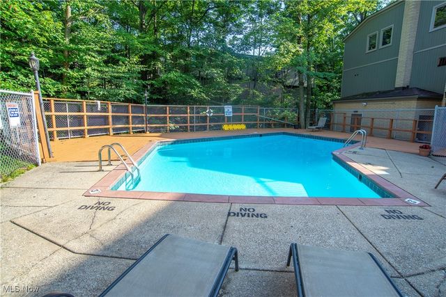 6810 W Fitzwater Road, Brecksville, OH 44141