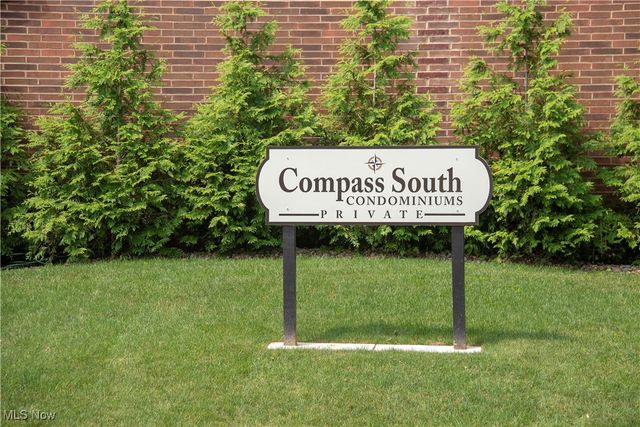 6810 W Fitzwater Road, Brecksville, OH 44141