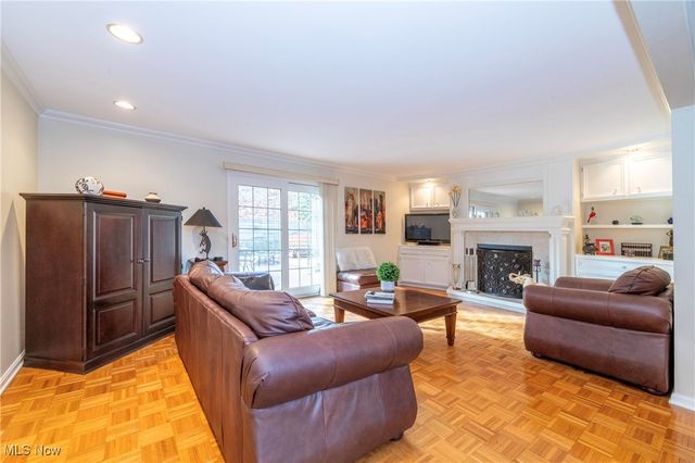 6810 W Fitzwater Road, Brecksville, OH 44141