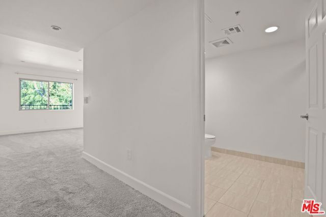 5315 Bellingham Avenue 203, Valley Village, CA 91607