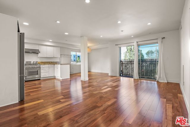 5315 Bellingham Avenue 203, Valley Village, CA 91607