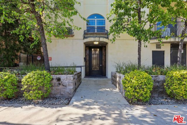 5315 Bellingham Avenue 203, Valley Village, CA 91607