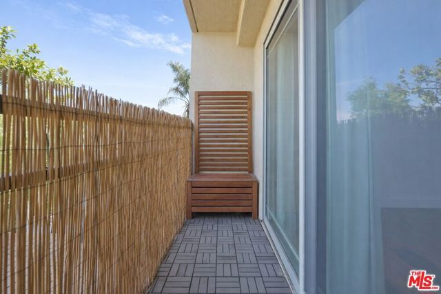 5315 Bellingham Avenue 203, Valley Village, CA 91607