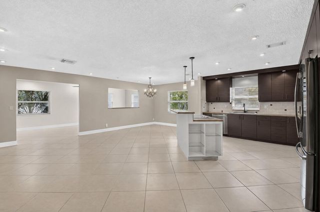 6103 Stanley Lane, Delray Beach, FL 33484
