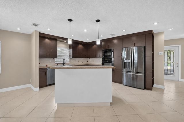 6103 Stanley Lane, Delray Beach, FL 33484