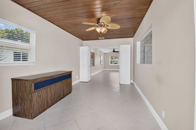 6103 Stanley Lane, Delray Beach, FL 33484