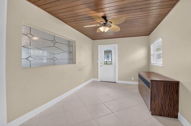 6103 Stanley Lane, Delray Beach, FL 33484