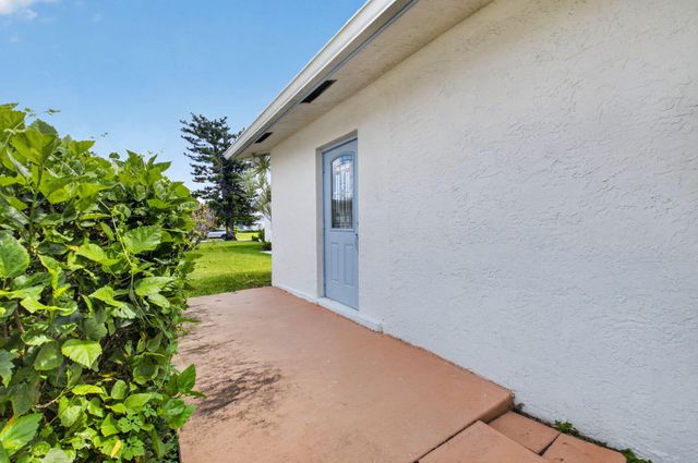 6103 Stanley Lane, Delray Beach, FL 33484