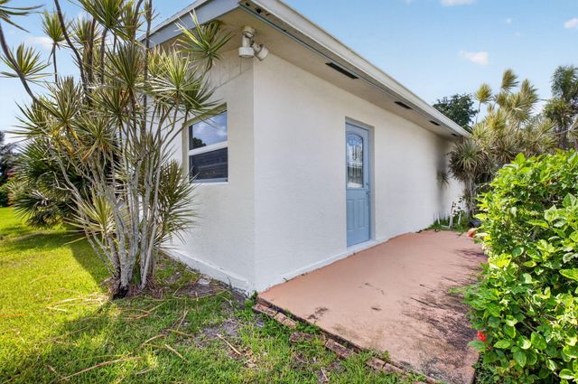 6103 Stanley Lane, Delray Beach, FL 33484