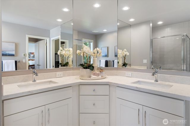 3320 165th Place NE, Bellevue, WA 98008