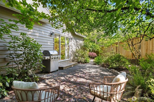 3320 165th Place NE, Bellevue, WA 98008