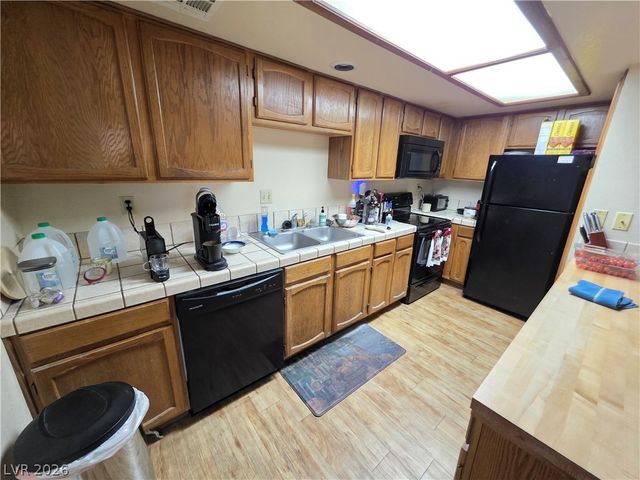 4211 Sanderling Circle 286, Las Vegas, NV 89103