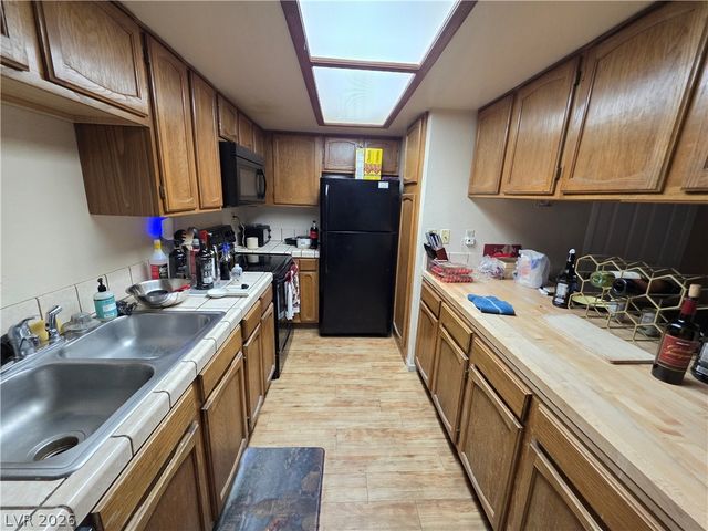 4211 Sanderling Circle 286, Las Vegas, NV 89103