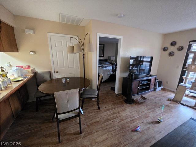 4211 Sanderling Circle 286, Las Vegas, NV 89103