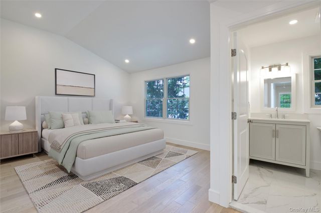 30 Kirkwood B, Port Washington, NY 11050