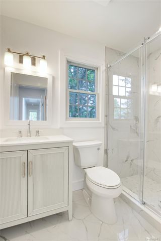 30 Kirkwood B, Port Washington, NY 11050
