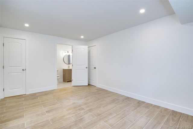 30 Kirkwood B, Port Washington, NY 11050