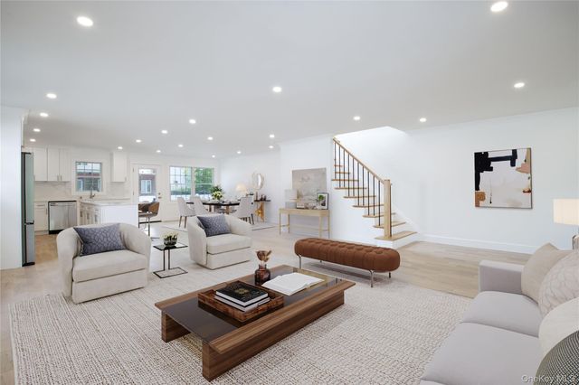 30 Kirkwood B, Port Washington, NY 11050
