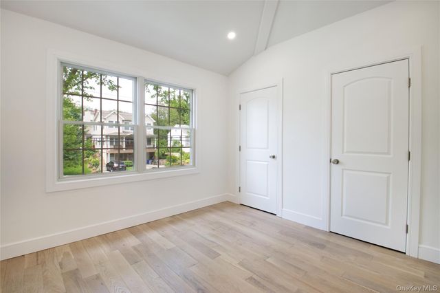 30 Kirkwood B, Port Washington, NY 11050