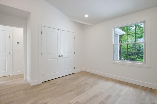 30 Kirkwood B, Port Washington, NY 11050