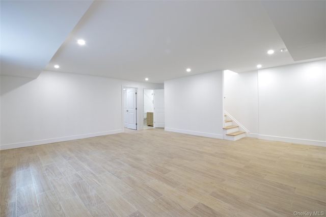 30 Kirkwood B, Port Washington, NY 11050
