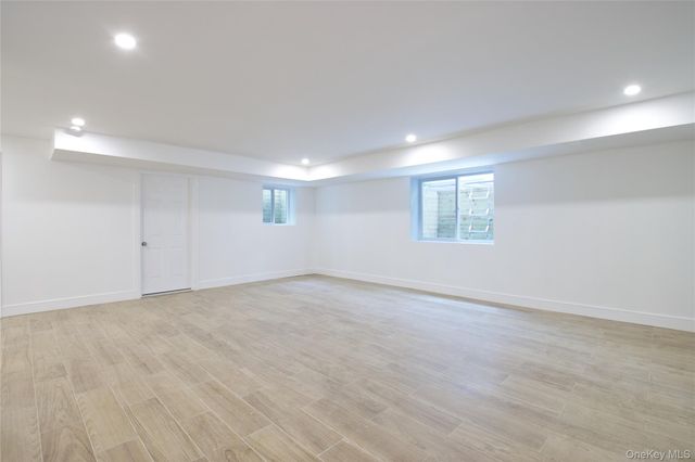 30 Kirkwood B, Port Washington, NY 11050
