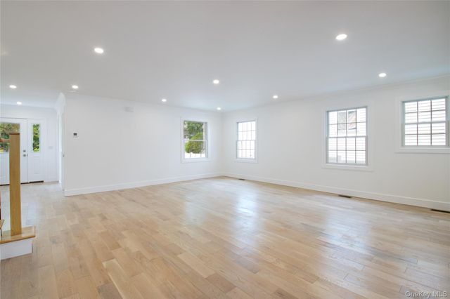 30 Kirkwood B, Port Washington, NY 11050