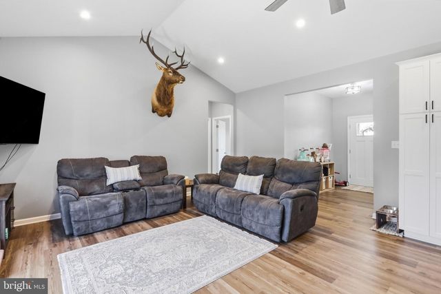 34 HERSHEL LN, Hedgesville, WV 25427