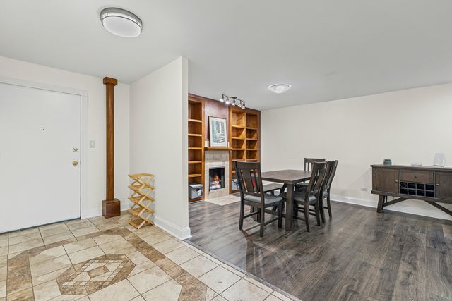 9201 Drake Avenue 101S, Evanston, IL 60203