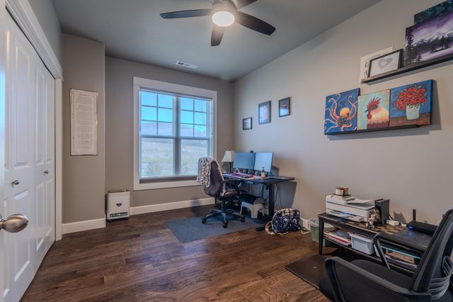 1130 Stanford Avenue, Medford, OR 97504