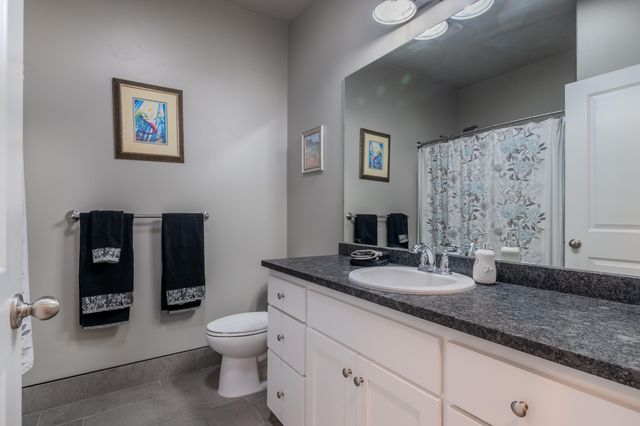 1130 Stanford Avenue, Medford, OR 97504