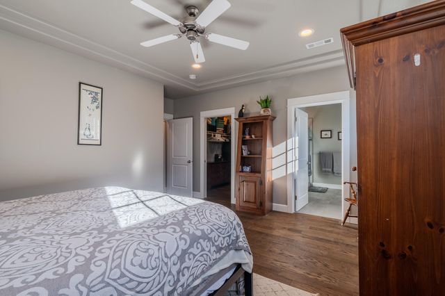 1130 Stanford Avenue, Medford, OR 97504