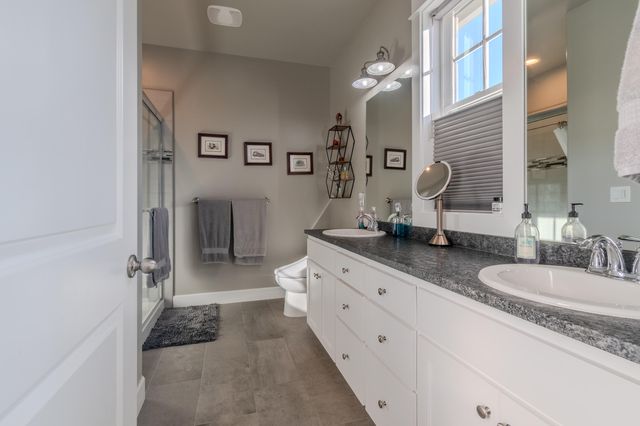 1130 Stanford Avenue, Medford, OR 97504